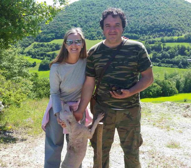 truffle hunting with dog trainer - Umbria in Tour
